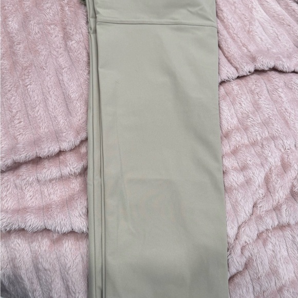 Lululemon men’s ABC Classic-Fit 5 Pocket Pant - NWT - size 32 in Trench Color - Picture 5 of 10